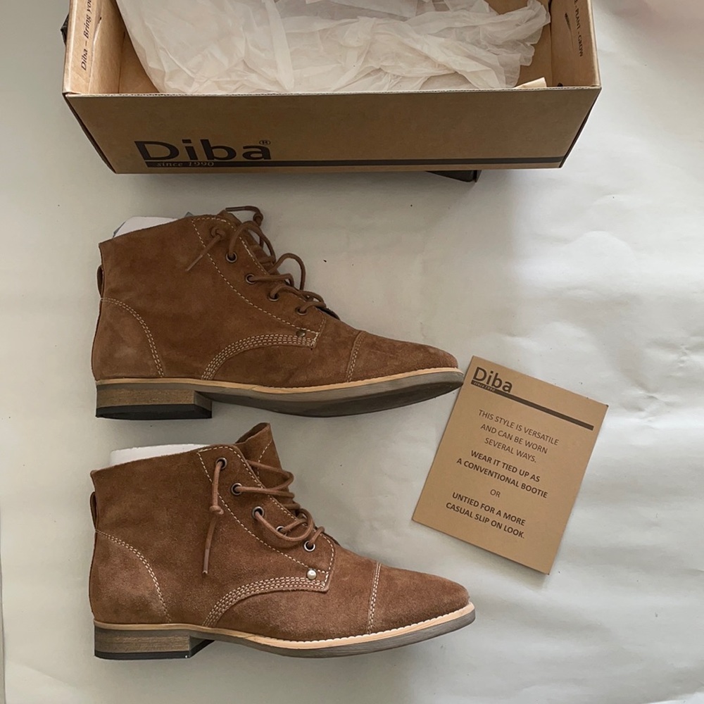 Diba suede boots size 8.5